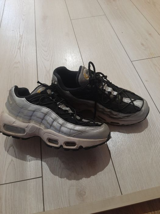 Дамски обувки NIke air max, в много добро състояние!