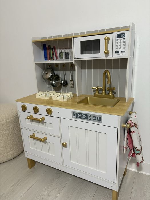 Bucatarie din lemn pentru copii