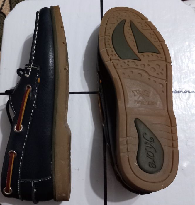 Vând pantofi piele 100% origine spania