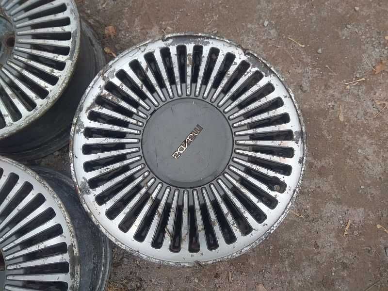 Продам оригинальные легкосплавные диски на автомашину Mazda