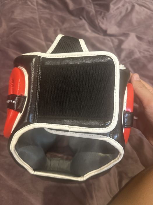 шлем для бокса и единоборств