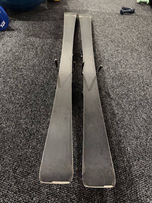 Продавам детски скиHead World Cup 140 cm