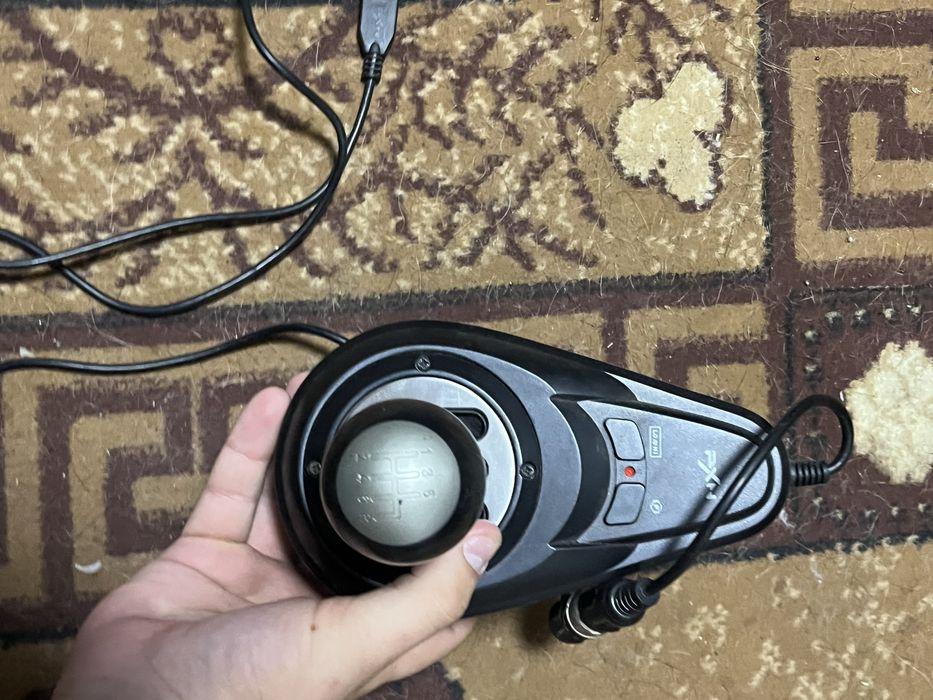 Продам/обменяю игровой руль Thrustmaster t150