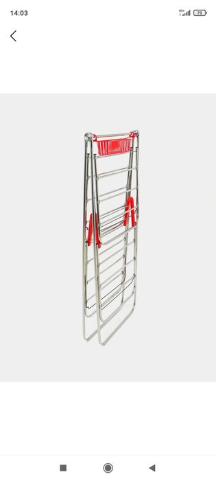 В наличии сушилка для белья, качество отличное.