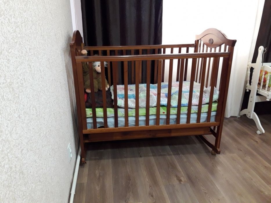 Продам кровать дескую.