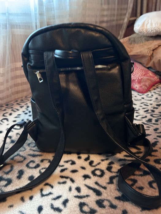 Дамска раница нова