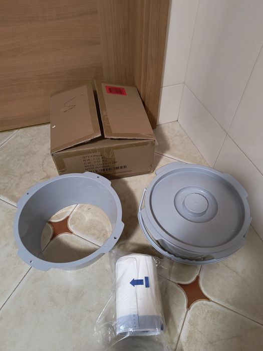 Чисто нова Тоалетна кофа с капак за санитарен стол 33×33×17см