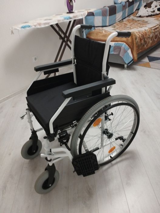 Инвалидная коляска