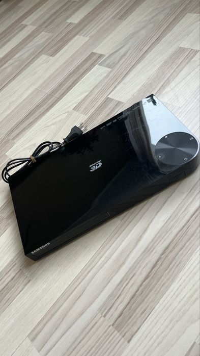 Продам Samsung Blu-Ray 3-D плеер