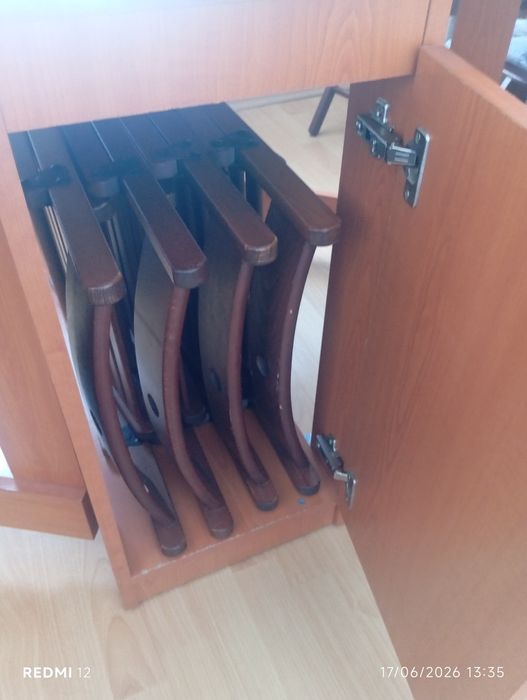 Vând masa extensibila cires