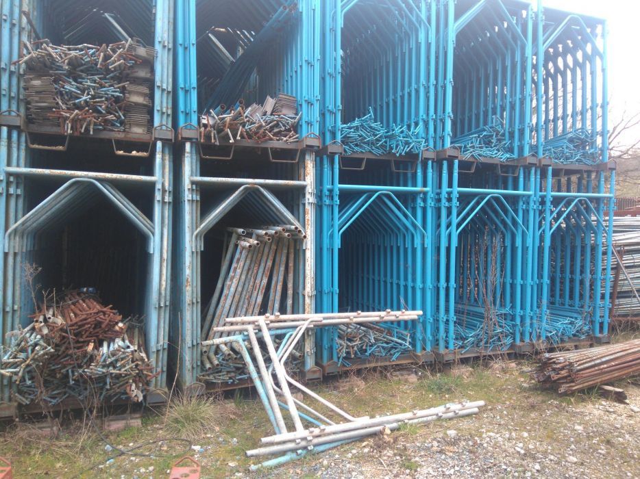 Vindem Schela metalica 12euro metrul pătrat.