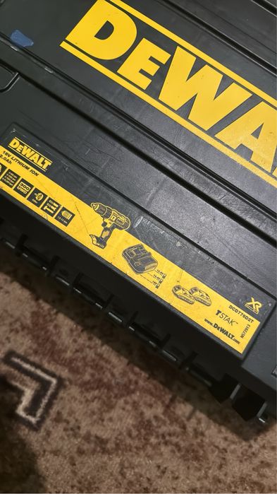 Удърна бормашина/винтоверт Dewalt DCD776D2T