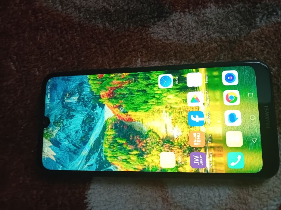 Telefon de vânzare in stare buna de funcționare. Se da pentru ca nu-l mai folosesc.