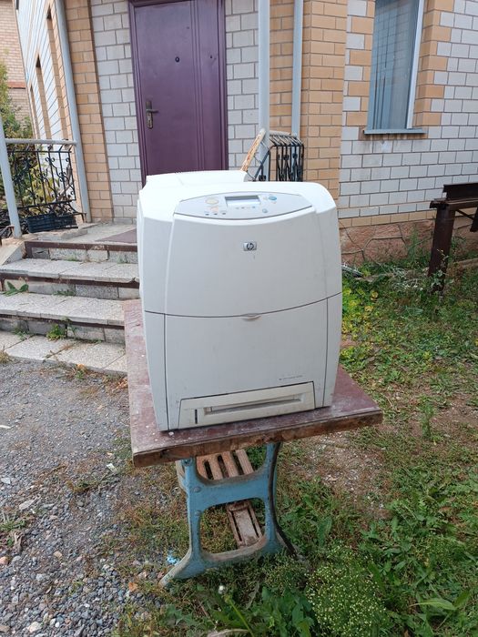 Продам принтеры на запчасти, два рабочих