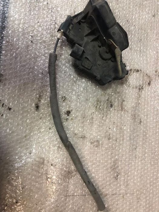 broasca dreapta fata bmw seria 3 e46 2001