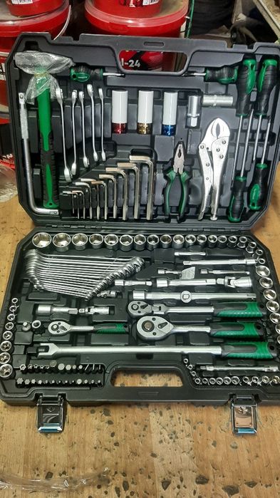 Набор ключей и инструментов 142+2-предмет