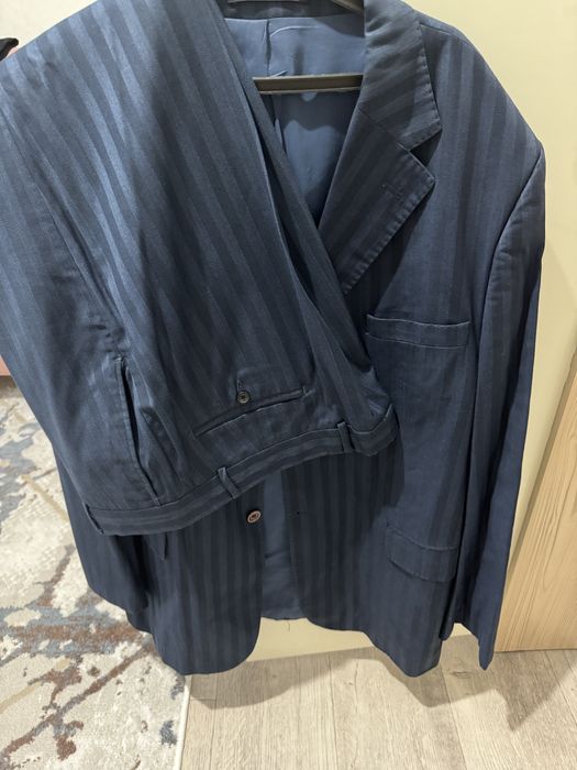 Продается мужской костюм