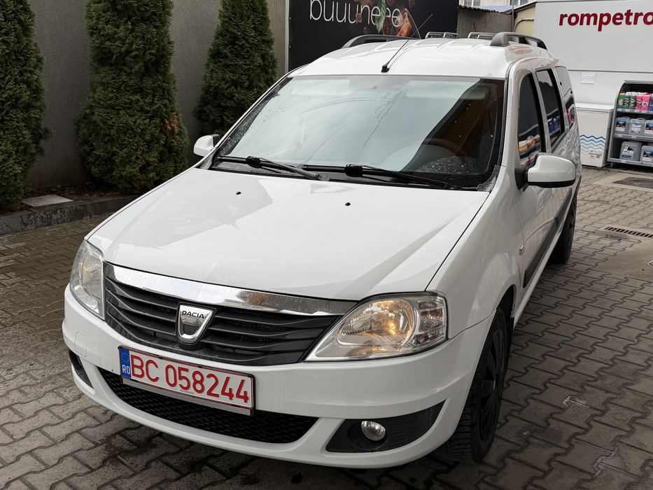 DACIA LOGAN MCV 7 locuri an 2012 motor 1600 benzina