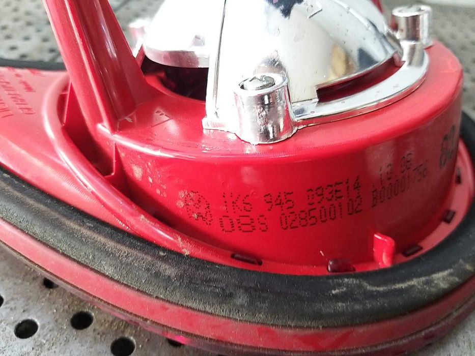 Stop tripla lampa stanga haion vw golf 5 1k hatchback 1k6945093e