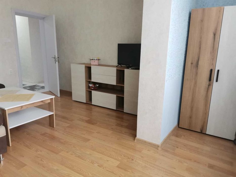 Нощувки в тристаен апартамент център