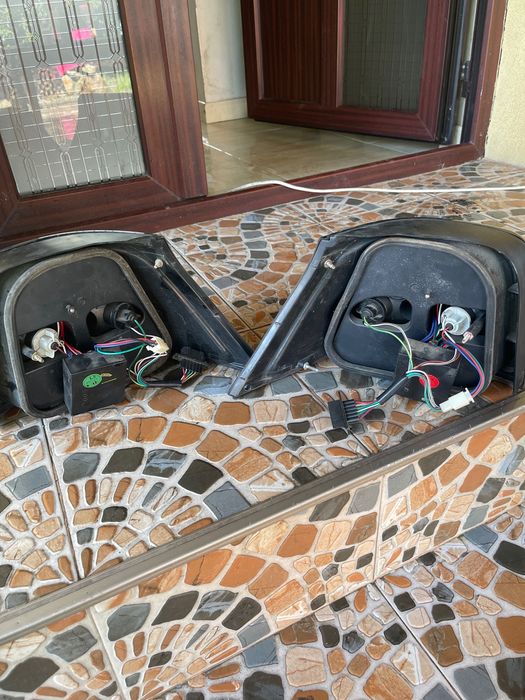 Vând faruri de golf 4 funcționale mai multe detalii în privat