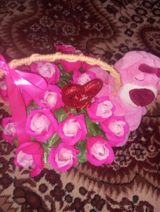 Suniy gul sovundan tayyorlangan