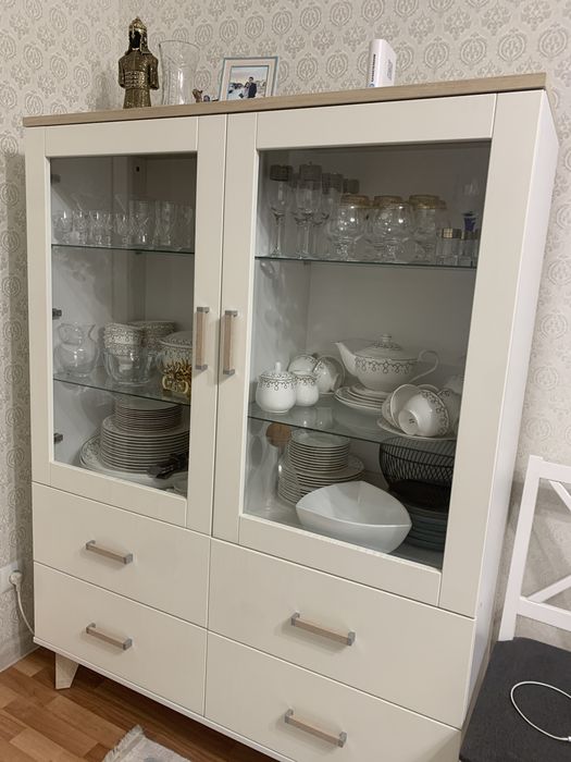 Сервант,в отличном состояний