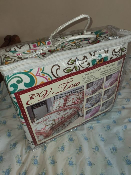 Покрывало и наволочки красивый набор