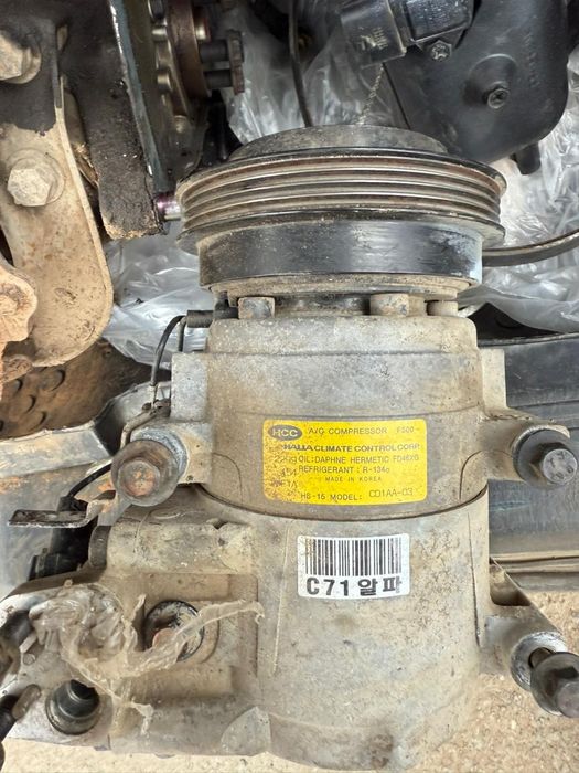 Продам компрессор кондера на хендай