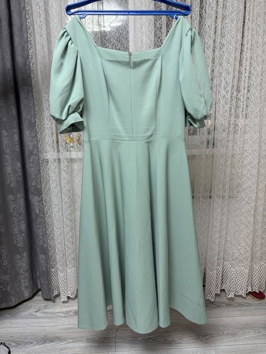 Платье нарядное женское