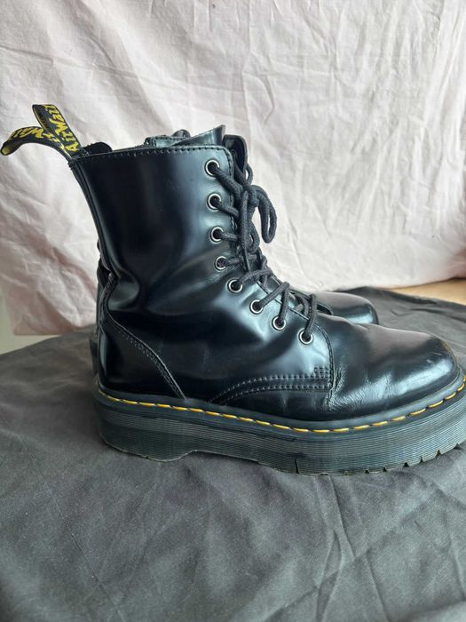 Обувки Dr. Martens