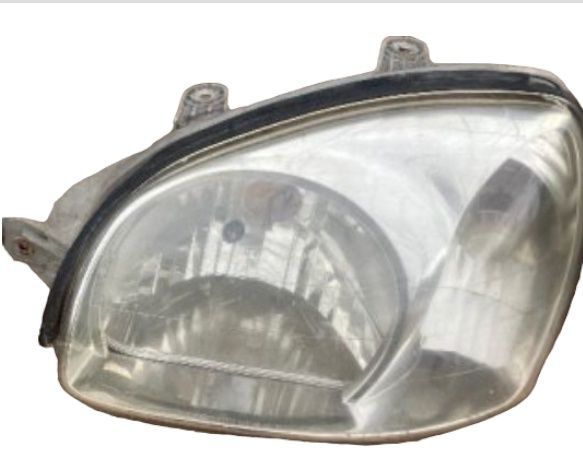 Продавам Фарове за Хюндай Санта фе