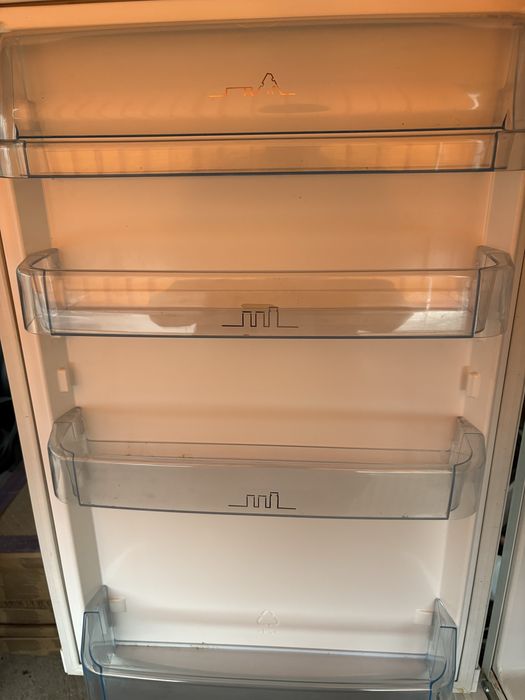 Хладилник с фризер Electrolux