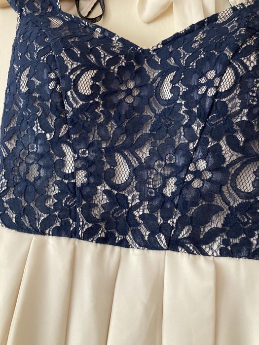 Официална рокля Chi Chi London