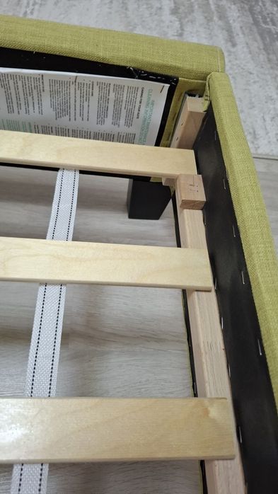 Vand Pat de 120 ×200 + saltea din spuma