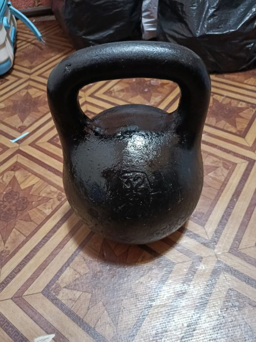 гиря сотилади 32кг ССР