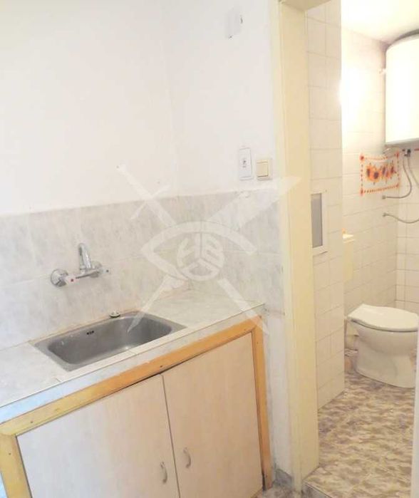 Продава се Офис в Бургас, Възраждане - 35 кв.м за 1186 €/кв.м - Снимка #4