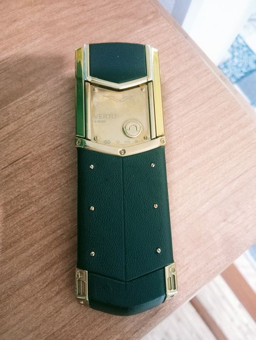 Продам Vertu Signature V