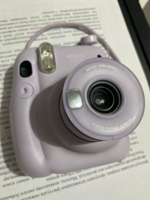 Instax mini 11 Продам срочно