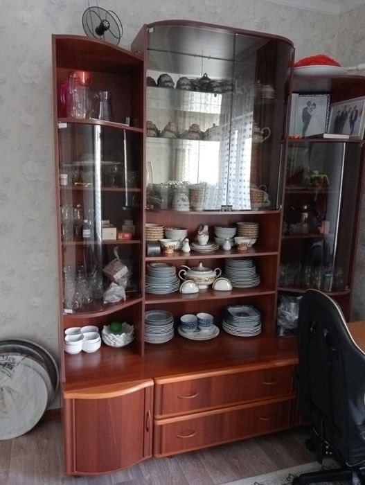 Продам стенку для посуды