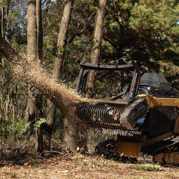 Почистване на терени с мулчер