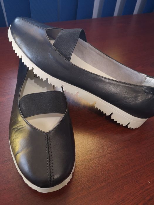 Чисто нови обувки, естествена кожа