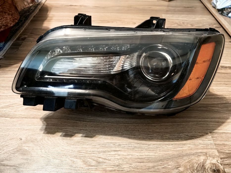 Фарове за chrysler 300c