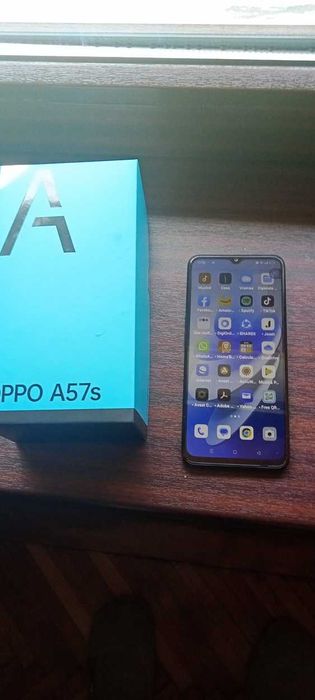 Vand tel. OPPO A57s NOU( nefolosit. ACHIZITIONAT CU 1250. LEI)Are 128 Gb