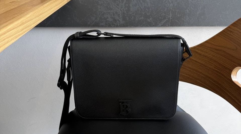 Чанта от естествена кожа Burberry