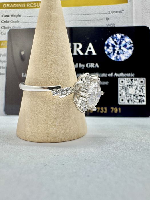 Сребърен пръстен с мойсанит (Диамант) 2 карата