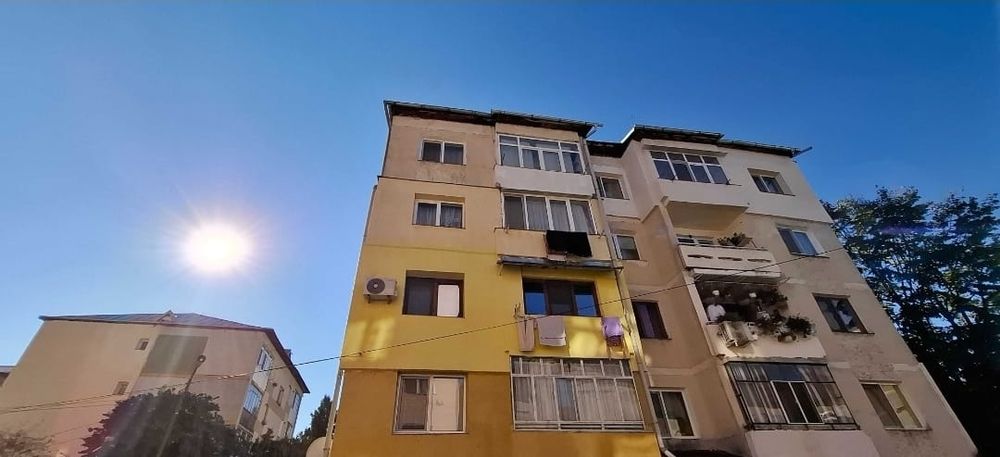 DE VANZARE Apartament 3 camere centru