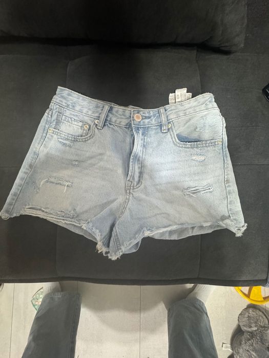 Blugi scurți Stradivarius pentru femei