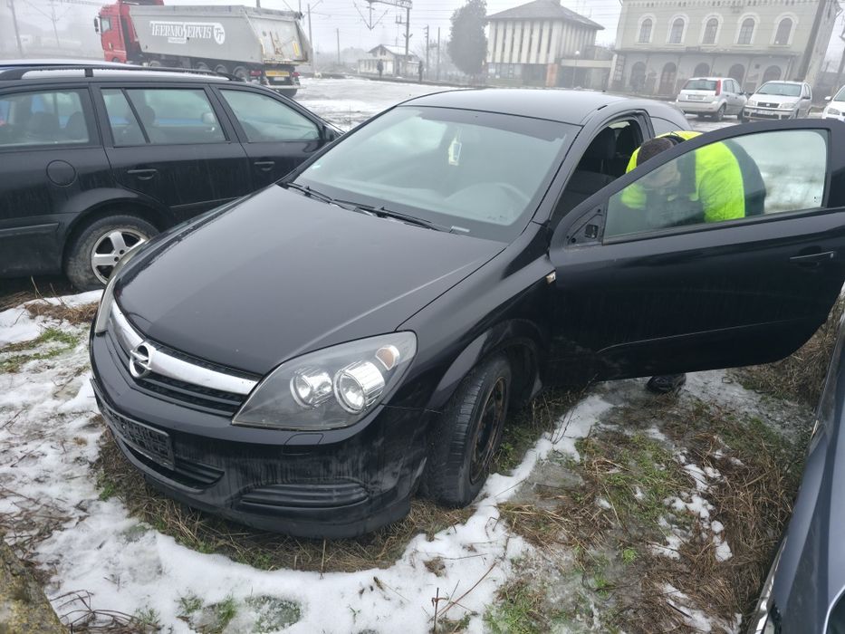 Portiera Stanga Opel Astra H GTC + alte piese