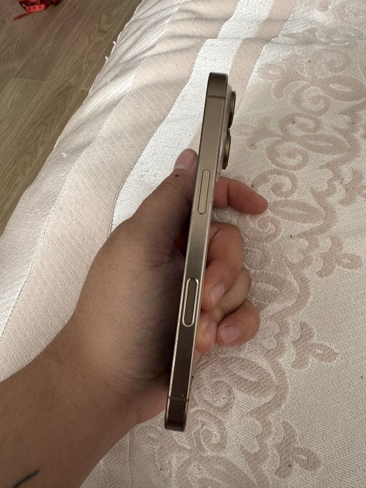 продам iphone 16 pro